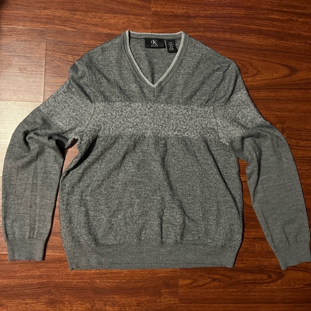 CK Calvin Klein gray V neck wool Sweater L